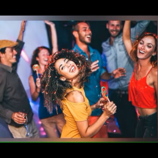 80s 90s Groovy Wonderland Party | Welcome Drink | Happy Hour Till 8pm | Loop Bar