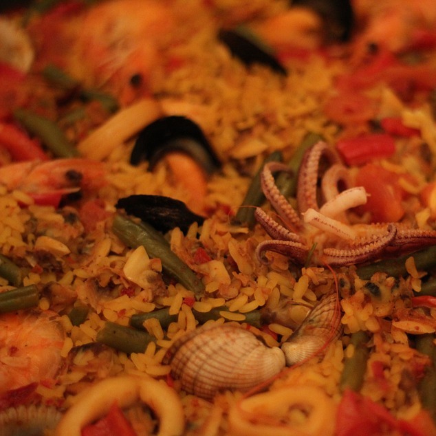 Why Include Paella Catering from the Start of the Your Party Planning