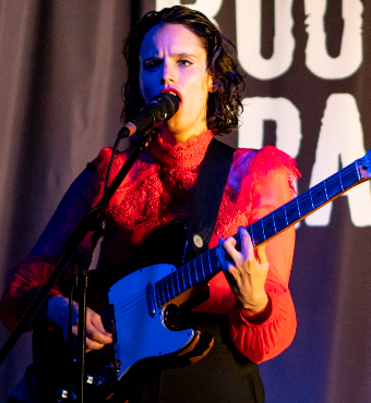 Anna Calvi - A English Singer-songwriter | Tickets 