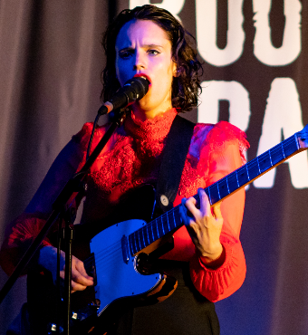 Anna Calvi - A English singer-songwriter | Tickets 